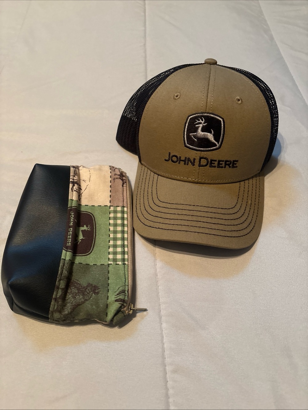 John Deere Khaki and Black Mesh Logo Cap / coin purse